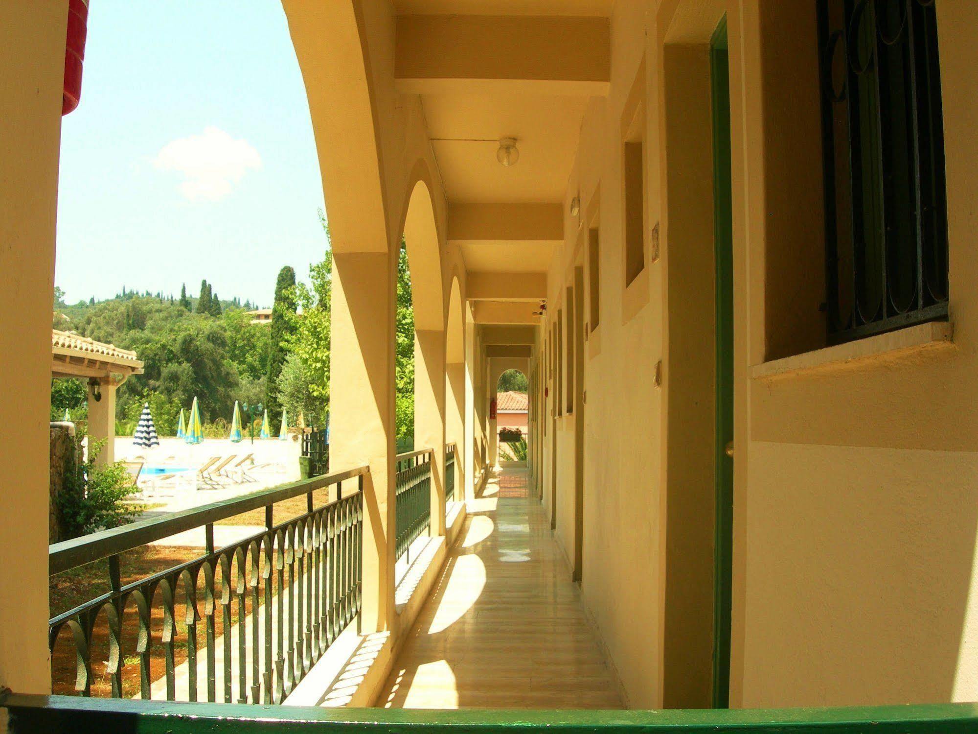 Villa Karmar Hotel Apartments Dassia  Buitenkant foto